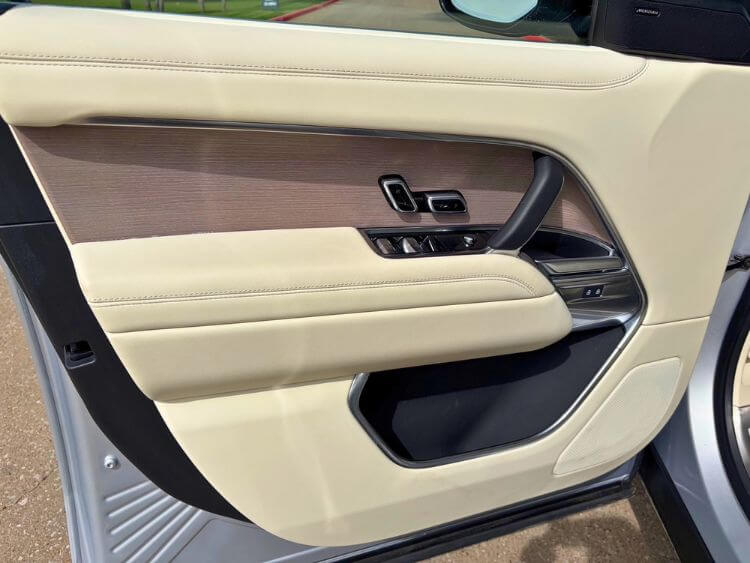 2025-Range-Rover-SE-long-wheelbase-door-panel-carpro-jpg