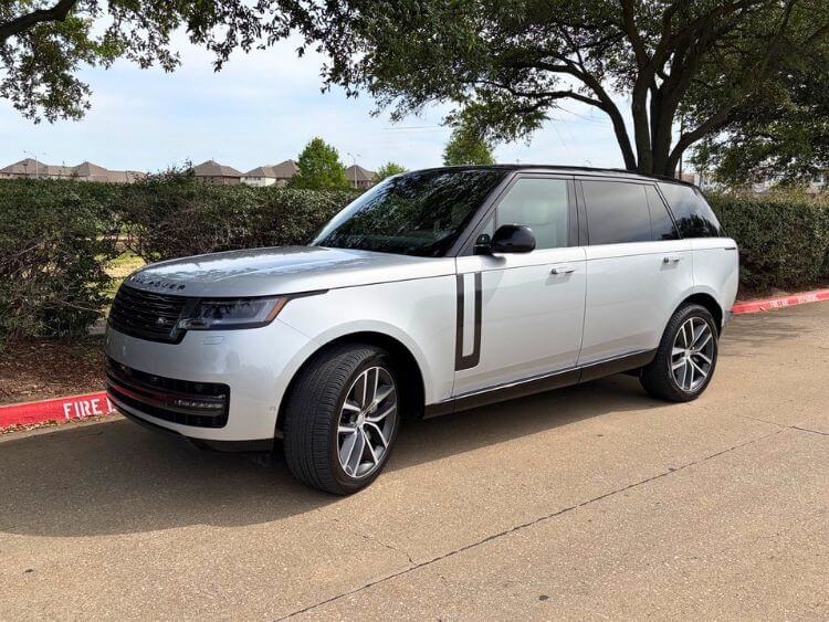 2025-Range-Rover-SE-long-wheelbase-exterior-1-carpro-jpg