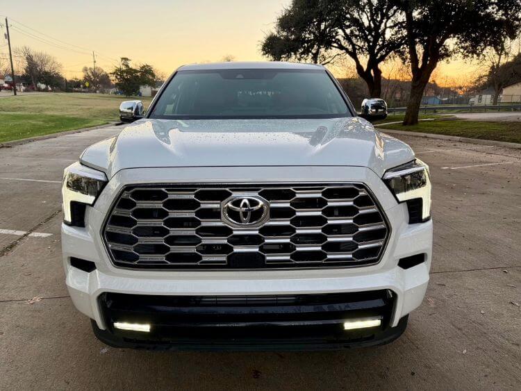 2025-Toyota -sequoia-1794-grille-2-2.jpg