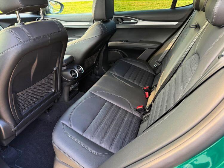 2025-alfa-romeo-stelveio-veloce-20-carpro.