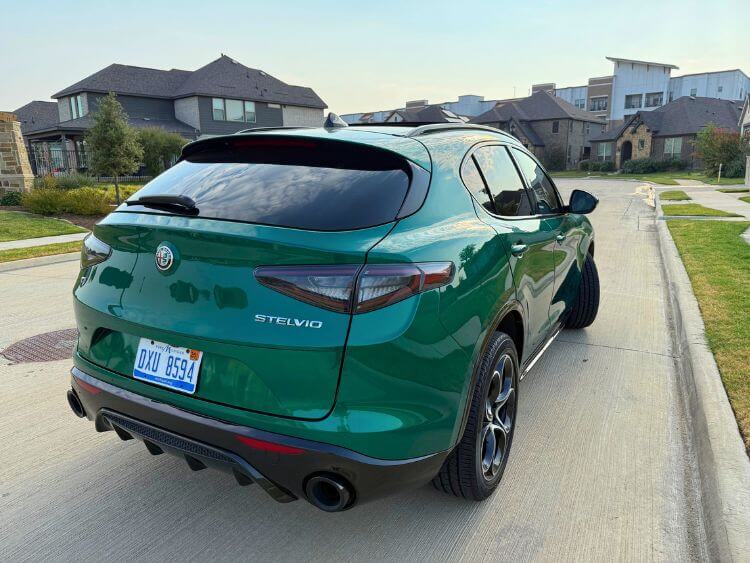 2025-alfa-romeo-stelveio-veloce-4-carpro.