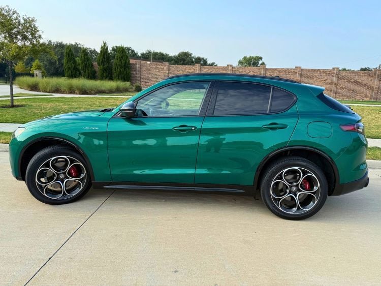 2025-alfa-romeo-stelveio-veloce-6-carpro.