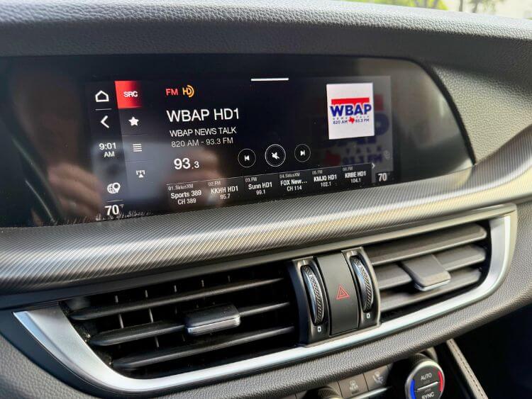 2025-alfa-romeo-stelveio-veloce-touchscreen-carpro.