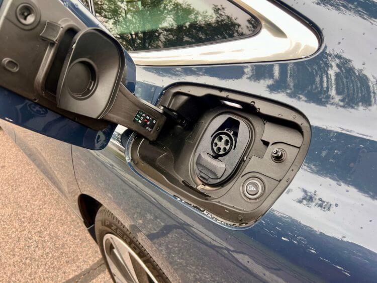 2025-audi-a6-etron-sportback-prestige-charging-port-carpro