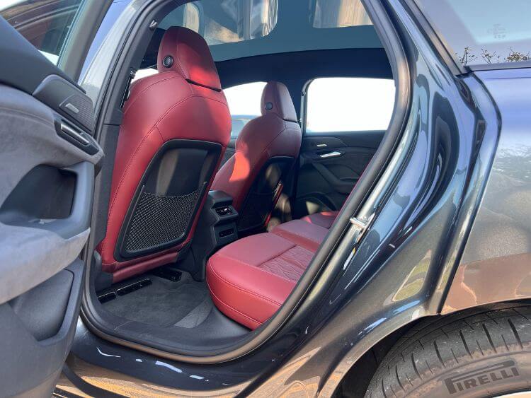 2025-audi-s6-sportback-etron-second-row