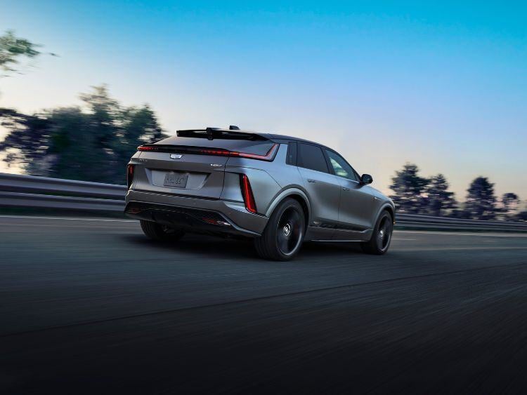 2025-cadillac-lyriq-v-cadlliac