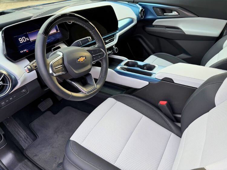 2025-chevrolet-equinox-LT-interior-hero-jpg