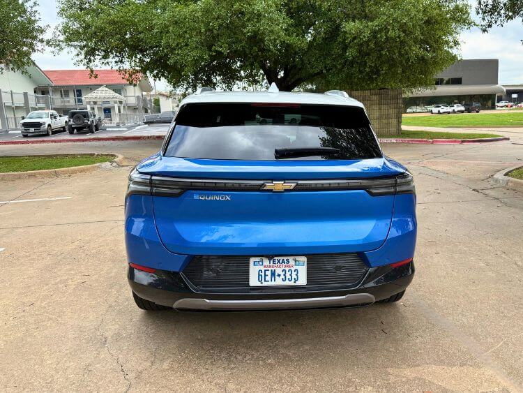 2025-chevrolet-equinox-LT-tail-end.jpg