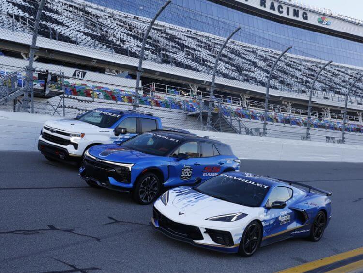 2025-chevy-blazer-ss-pace-daytona-credit-chevrole