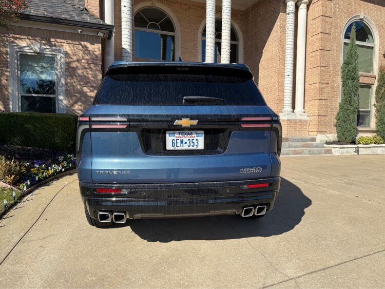 2025-chevy-traverse-exterior-3jpg