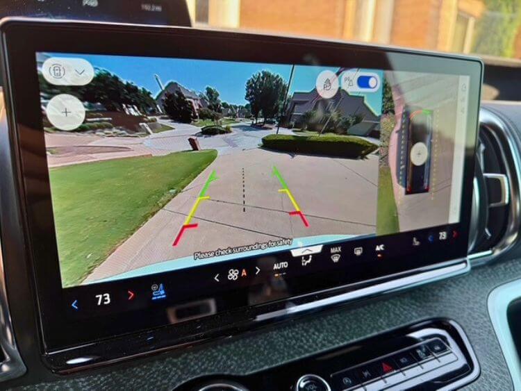 2025-ford-expedition-tremor-rear-view- (1)
