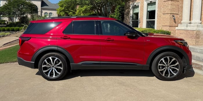 2025 Ford Explorer ST-Line Review