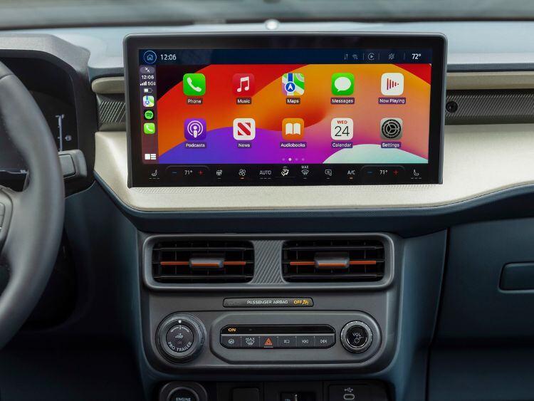2025-ford-maverick-larger-screen-credit-ford
