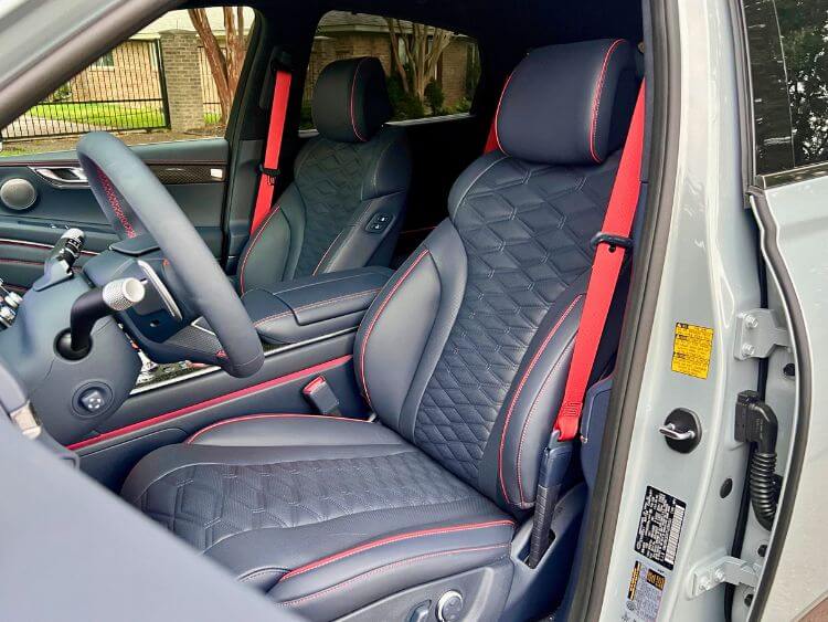 2025-genesis-gv80-coupe-interior-2.