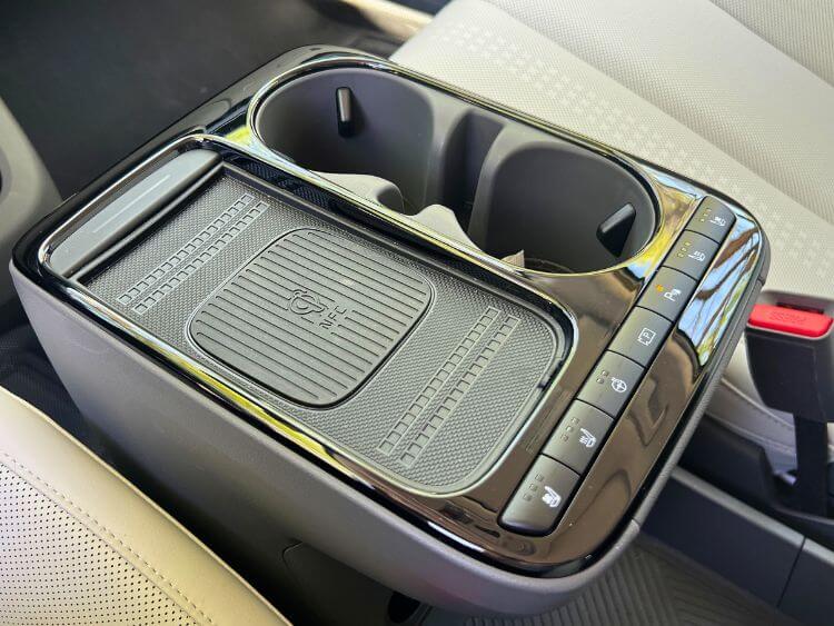 2025-hyundai-ioniq-5-console-carpro