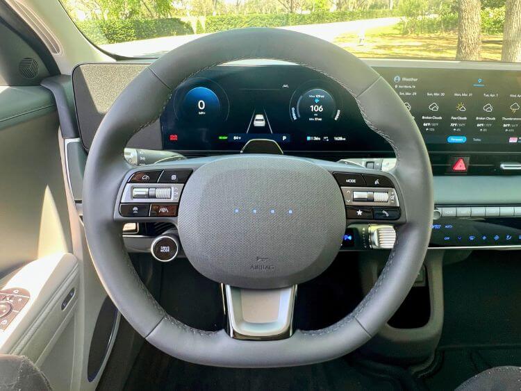 2025-hyundai-ioniq-5-steering--wheel-carpro.jpg