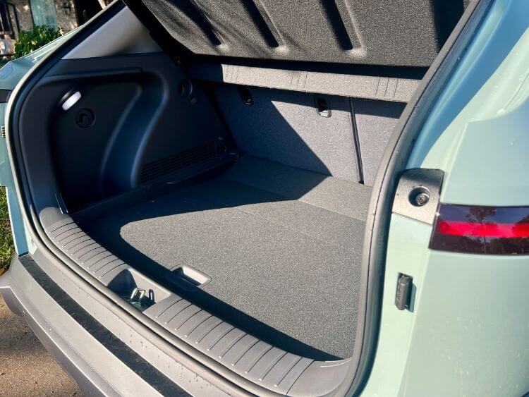 2025-hyundaii-kona-limited-cargo-carpro