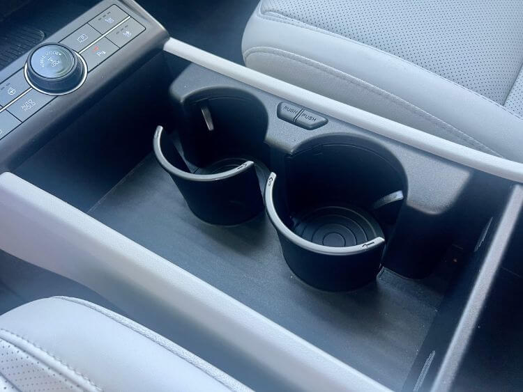 2025-hyundaii-kona-limited-center-console.jpg