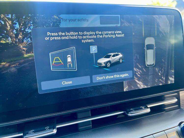 2025-hyundaii-kona-limited-parking.jpg(1)