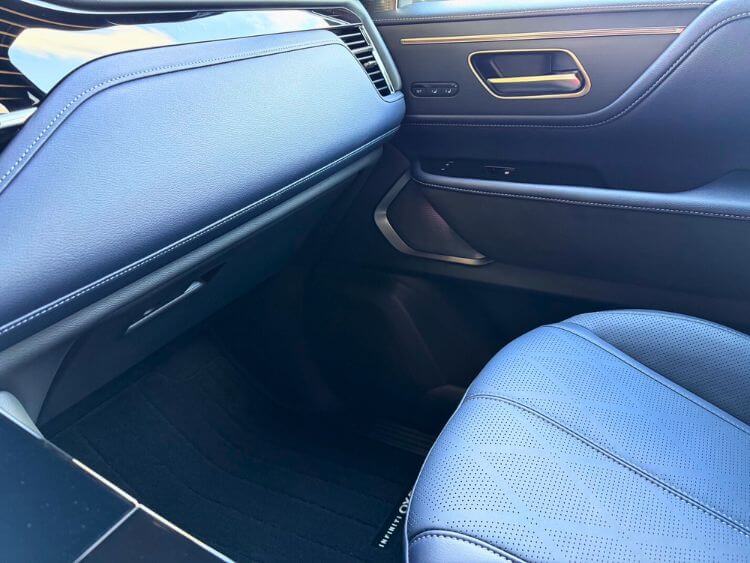 2025-infiniti-qx80-dash-carpro