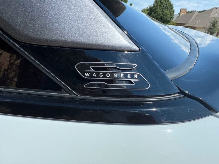 2025-jeep-Wagoneer-S-exterior-s-badge