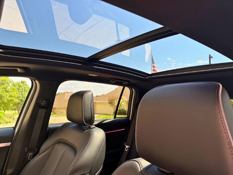 2025-jeep-wagoneer-s-pano-roof