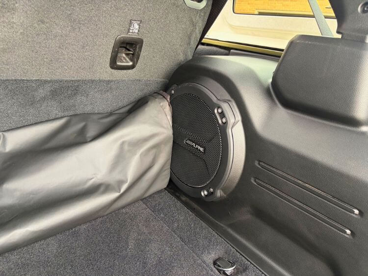 2025-jeep-wrangler-moab-392-alpine-radio