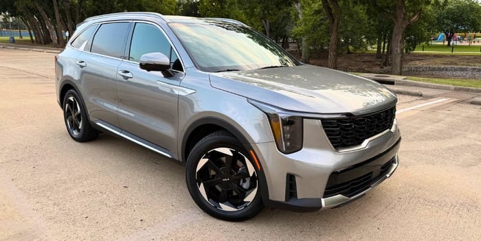 2025 Kia Sorento SX-Prestige Hybrid AWD Review