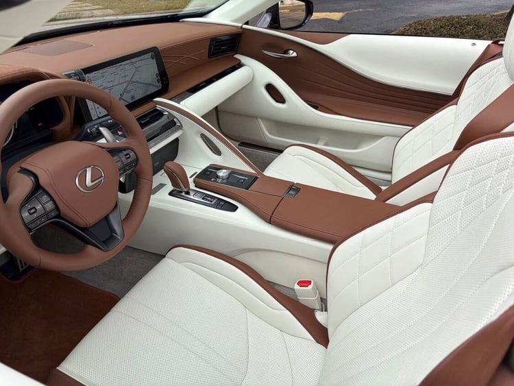 2025-lexus-LC500-Inspiration-cabin-5