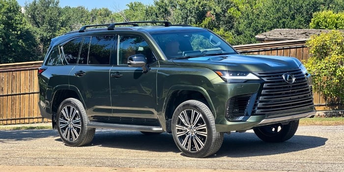 2025 Lexus LX 600 Luxury Review