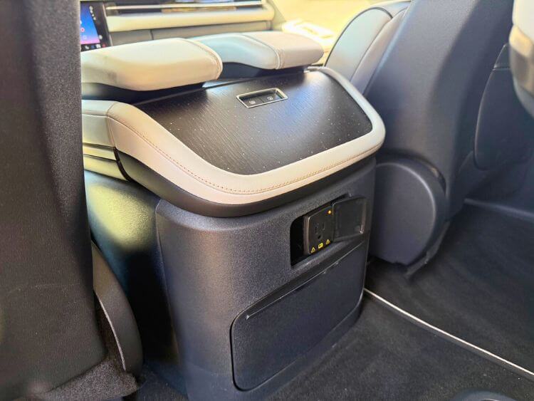 2025-lincoln-navigator-black-label-3-carpro