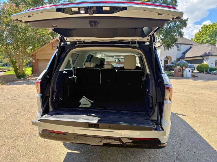 2025-lincoln-navigator-black-label-cargo-carpro