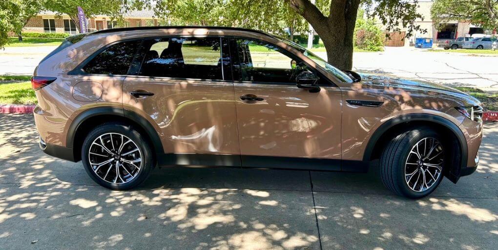 2025 Mazda CX-70 Premium Plus PHEV.  Photo: CarPro.