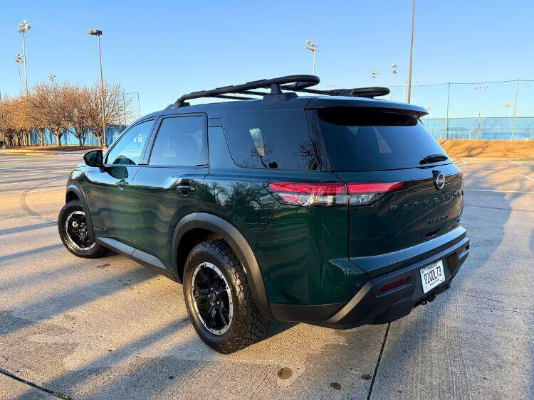 2025-nissan-pathfinder-rock-creek-exterior04--carpro