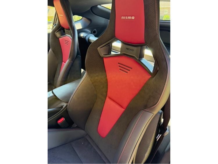 2025-nissan-z-nismo-drvier-seat.jpg