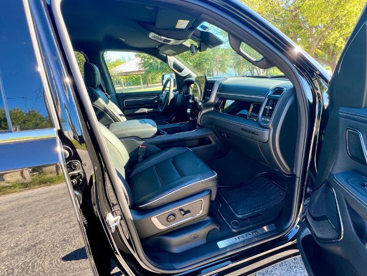 2025-ram-grille-limited-interior-carpro  (1) (1)
