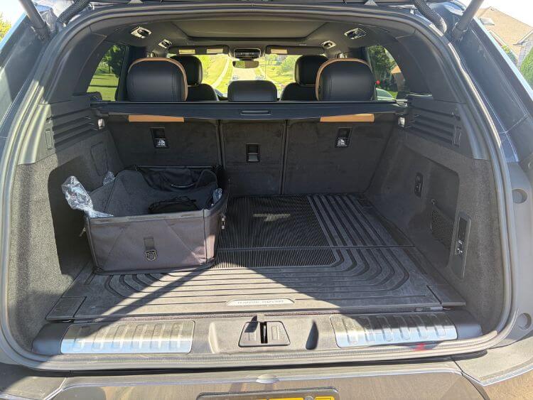 2025-range-Rover-Sport-SE-Dynamic-PHEV-cargo