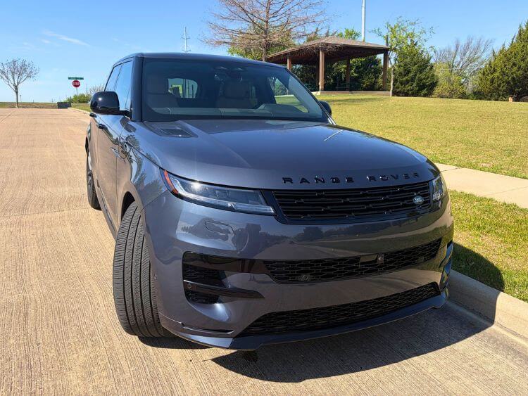 2025-range-Rover-Sport-SE-Dynamic-PHEV-exterior-3 .