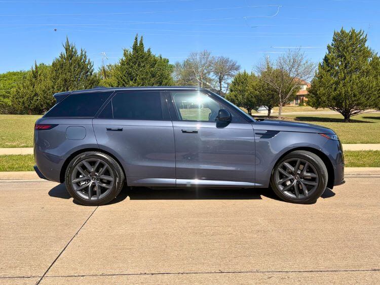 2025-range-Rover-Sport-SE-Dynamic-PHEV-exterior-profile .