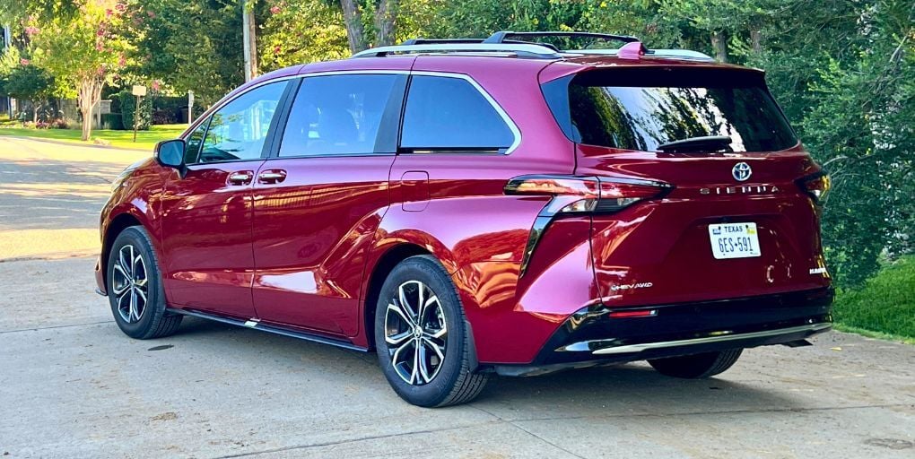 2025 Toyota Sienna Platinum in Ruby Flare Pearl. Credit: CarPro.