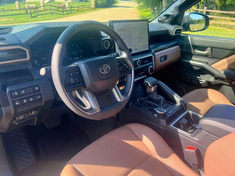 2025-toyot-runner-limited-cabin