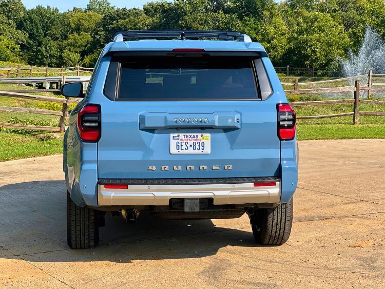 2025-toyot-runner-limited-tail-end