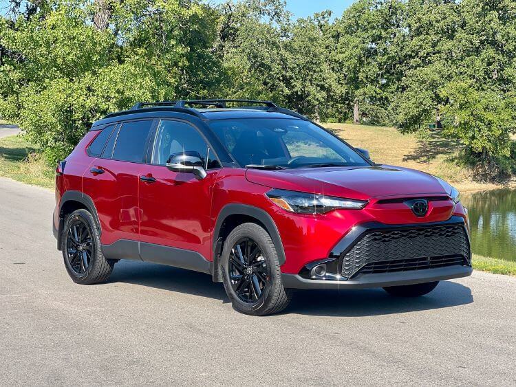 2025-toyota-corolla-cross-nightshade-exterior08