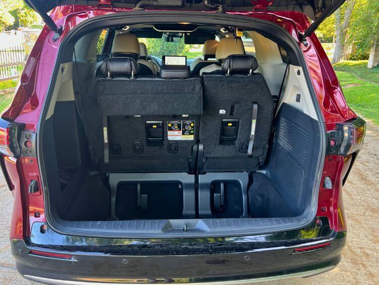 2025-toyota-sienna-platinum-cargo.jpg