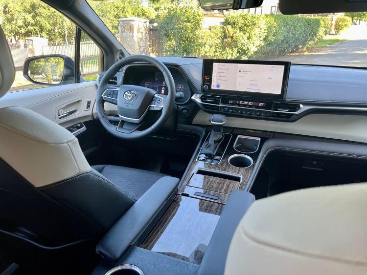 2025-toyota-sienna-platinum-front-row-view--carpro.jpg