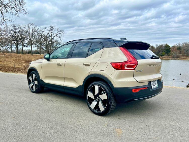 2025 Volvo EX40 Twin Motor Ultra AWD Review