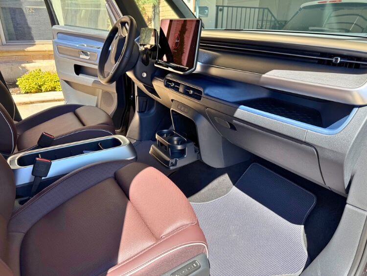 2025-vw-id-buzz-interior-3