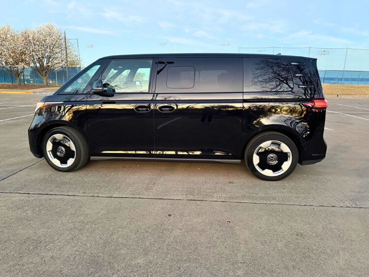 2025-vw-id-buzz-profile-2