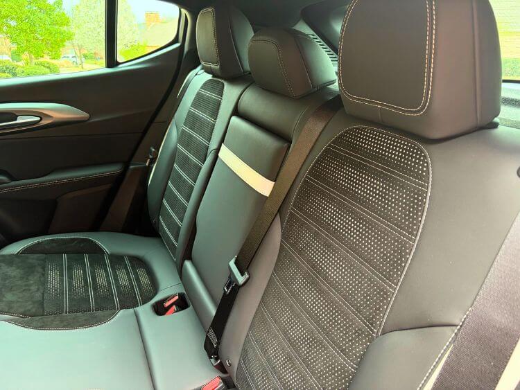 2026-Alfa-Romeo-Tonale-Sport-Speciale-2nd-row-2jpg