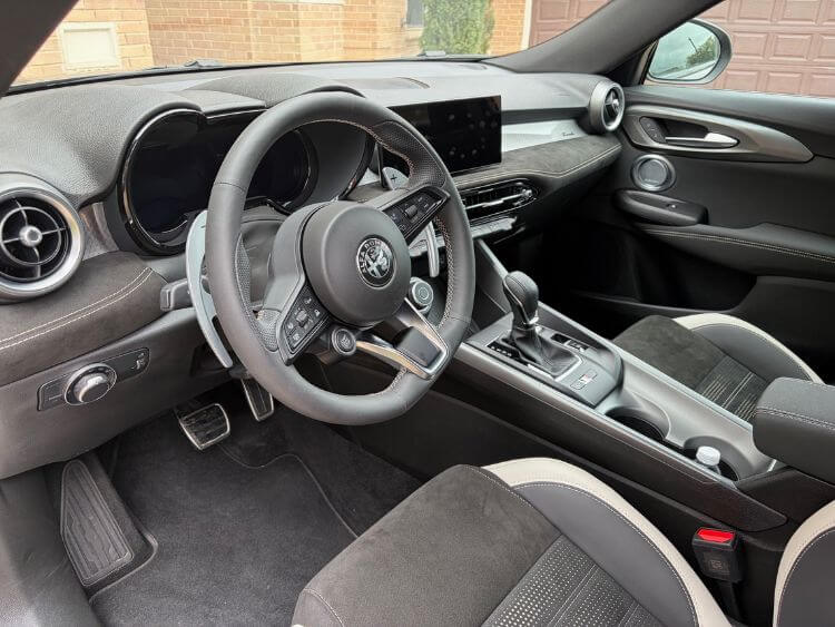 2026-Alfa-Romeo-Tonale-Sport-Speciale-driver-displayjpg